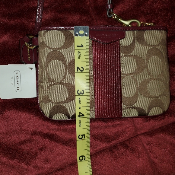 Coach wristlet - Picture 5 of 6